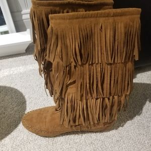 Fringe boots